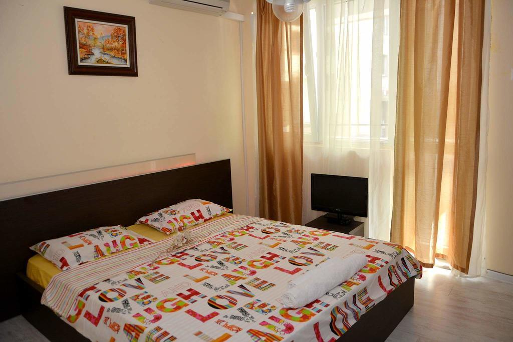 Ivet Apartment Varna Esterno foto